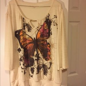 🦋 Women’s Plus 2X Butterfly top